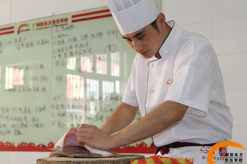 广州新东方学刀功.jpg 广州新东方学刀功.jpg