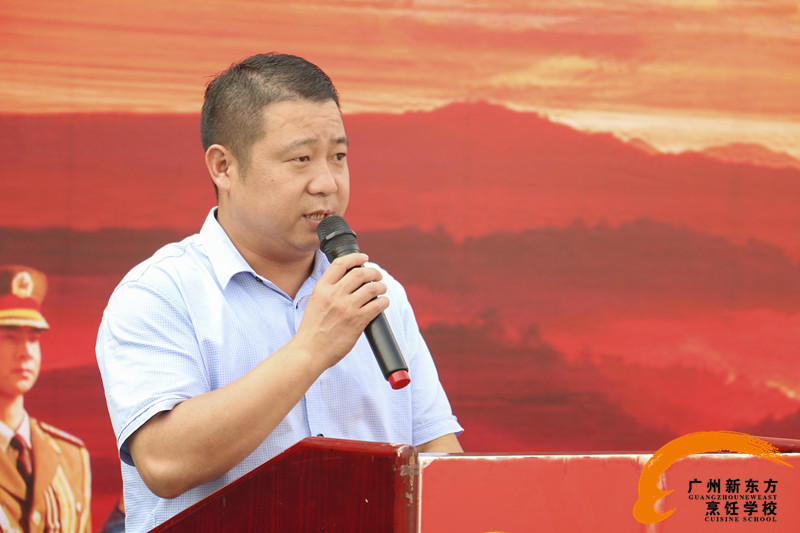 2016年广州新东方烹饪学校秋季军训汇演圆满结束 2016年广州新东方烹饪学校秋季军训汇演圆满结束