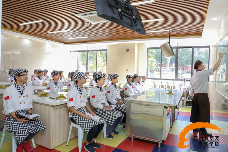 新东方大师吴桂宇:平凡岗位上的不平凡人生 新东方大师吴桂宇:平凡岗位上的不平凡人生