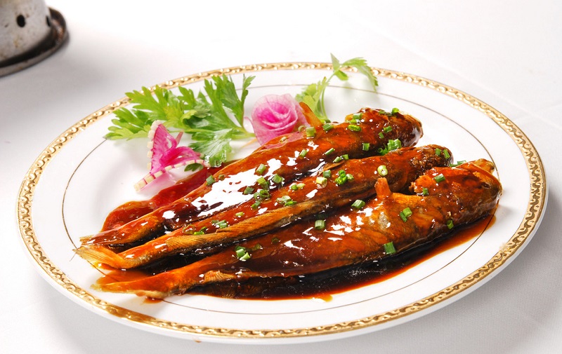 广州新东方烹饪学校_家常美食——红烧小黄鱼